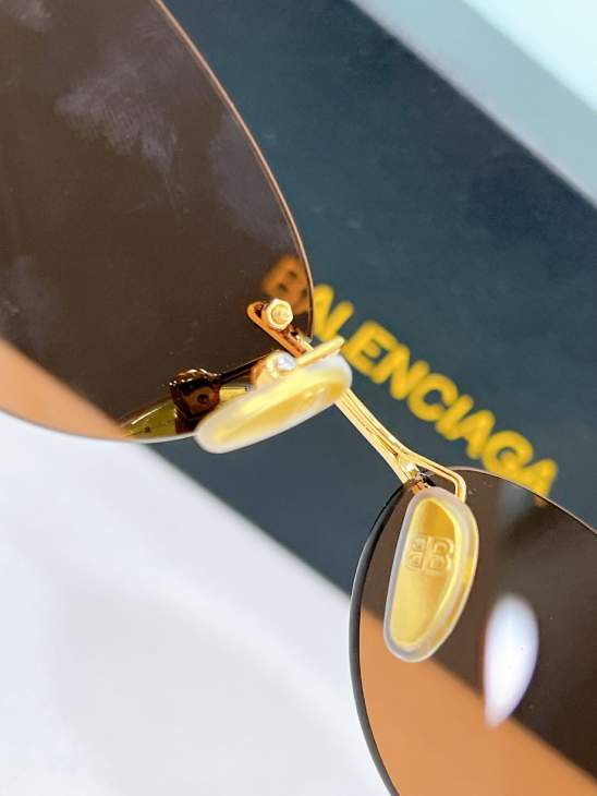 Picture of Balenciaga Sunglasses _SKUfw79568466fw